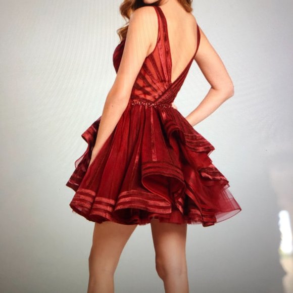 Ellie Wilde by Mon Cheri Dress, Size 6. - Picture 7 of 8